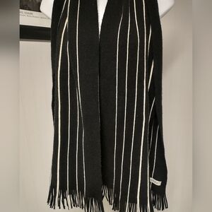 London Fog Unisex Adult Black and White Striped Scarf